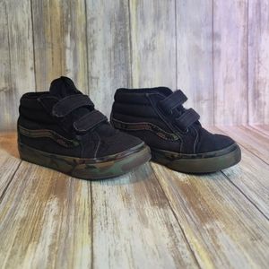 Toddler Boys Camo Van's size 6